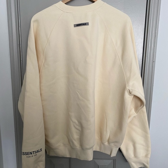 Fear of God Essentials Crewneck Sweatshirt - Picture 6 of 6